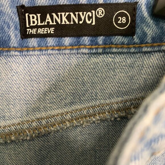 NWT BLANK NYC The Reeve High Rise Ribcage Short - Size 28 - Picture 6 of 7